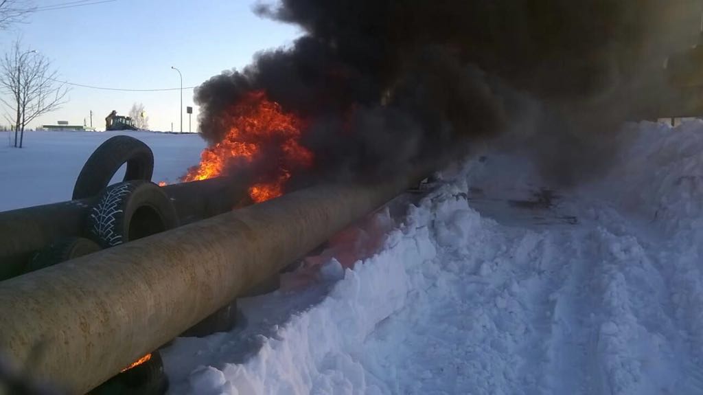 В Талгарском районе жгут резину, чтобы отогреть водопровод